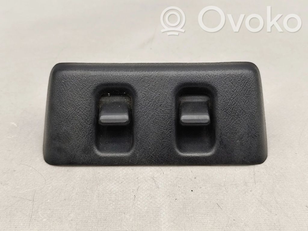 Electric window control switch   FHR100210XXX