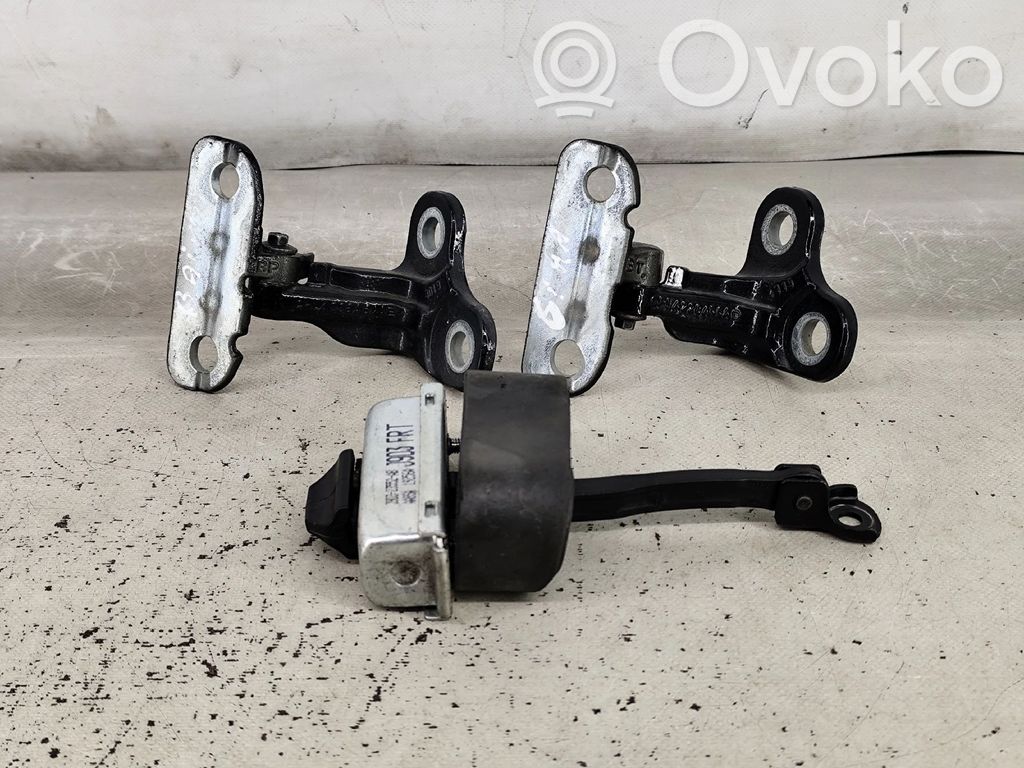 Ogranicznik drzwi przednich   J9D323552AB,CPLA228A644AE,GPLA228A66AD