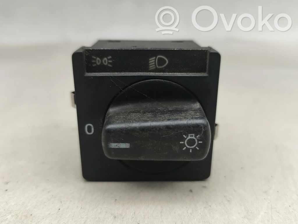 Light switch   1398417,501451