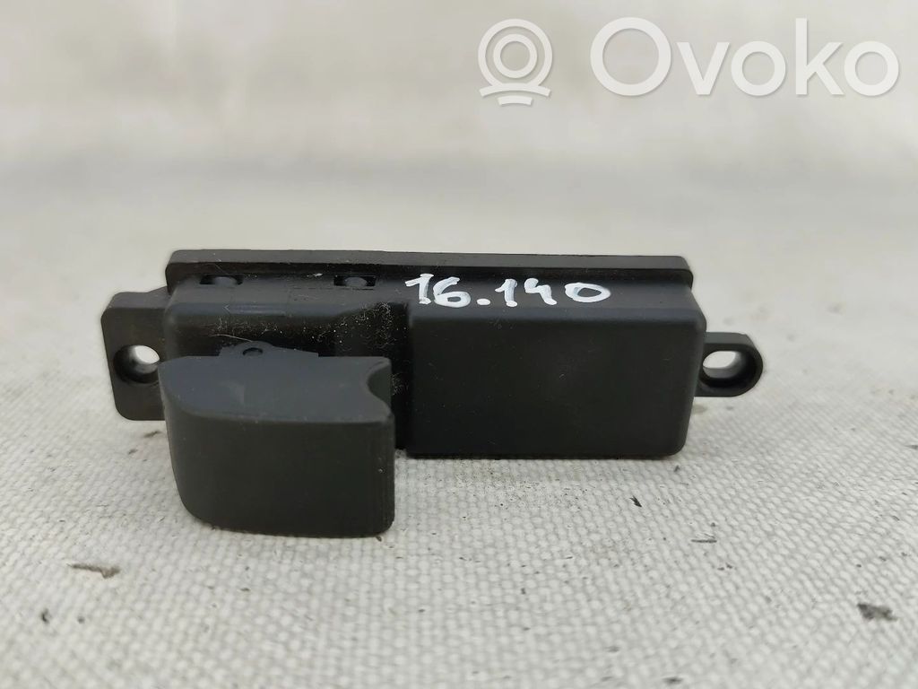 Electric window control switch   D65166370,5PINOS
