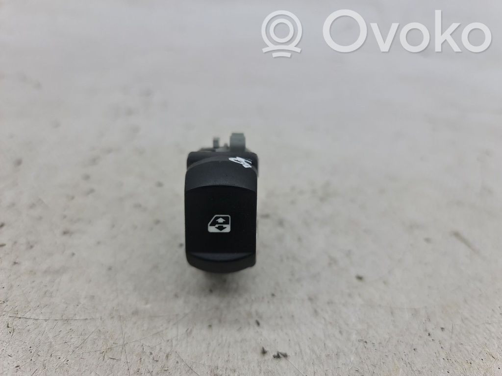 Electric window control switch   2808202,315013A