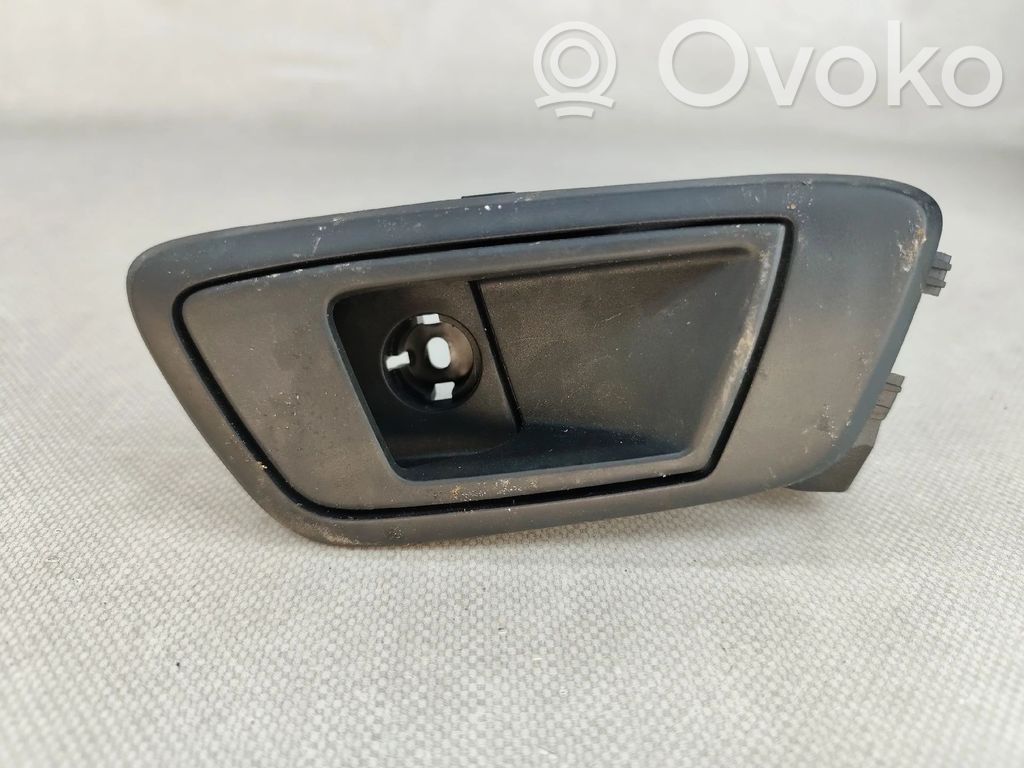 Manecilla interna puerta trasera   8A61A22600CEW