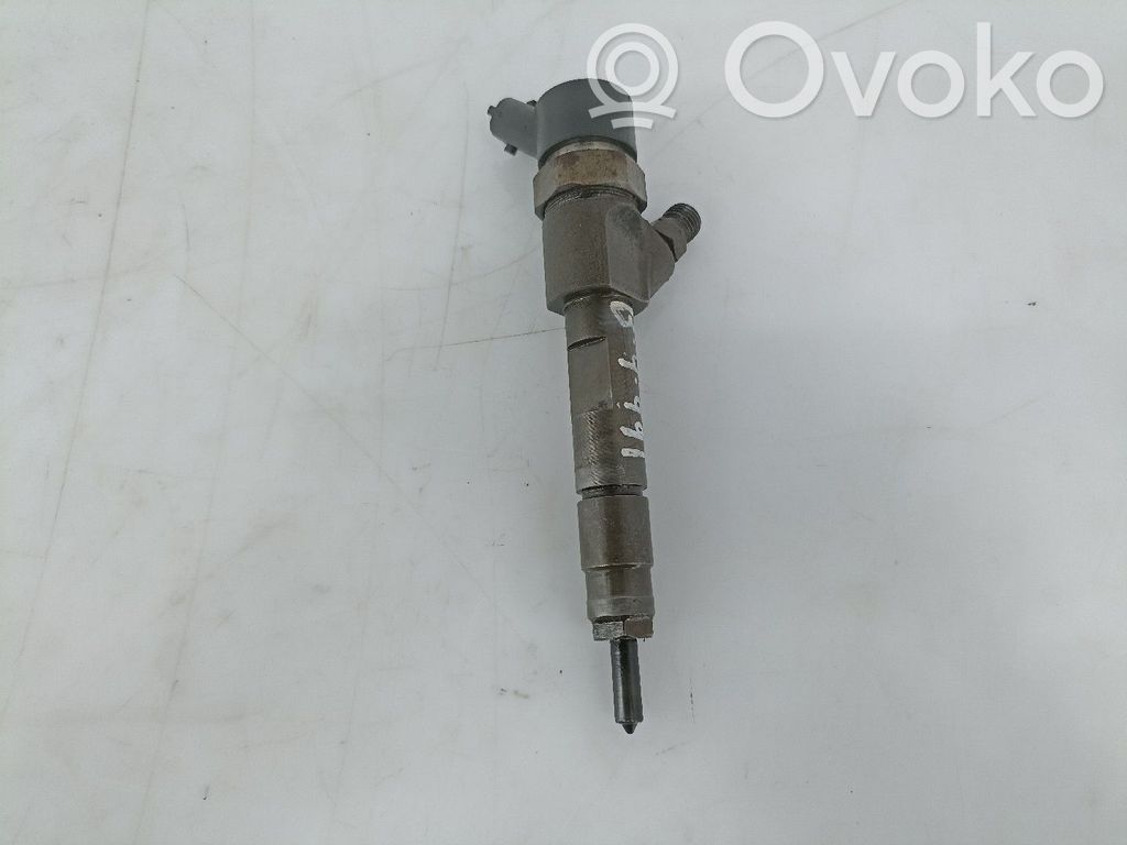 Inyector de combustible   8200100272