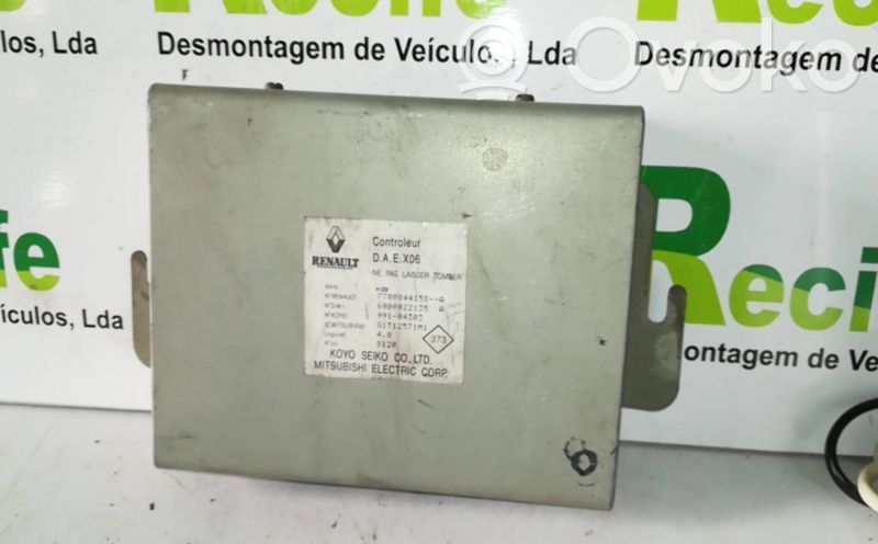Engine control unit/module   7700844158,Q1T12571M1