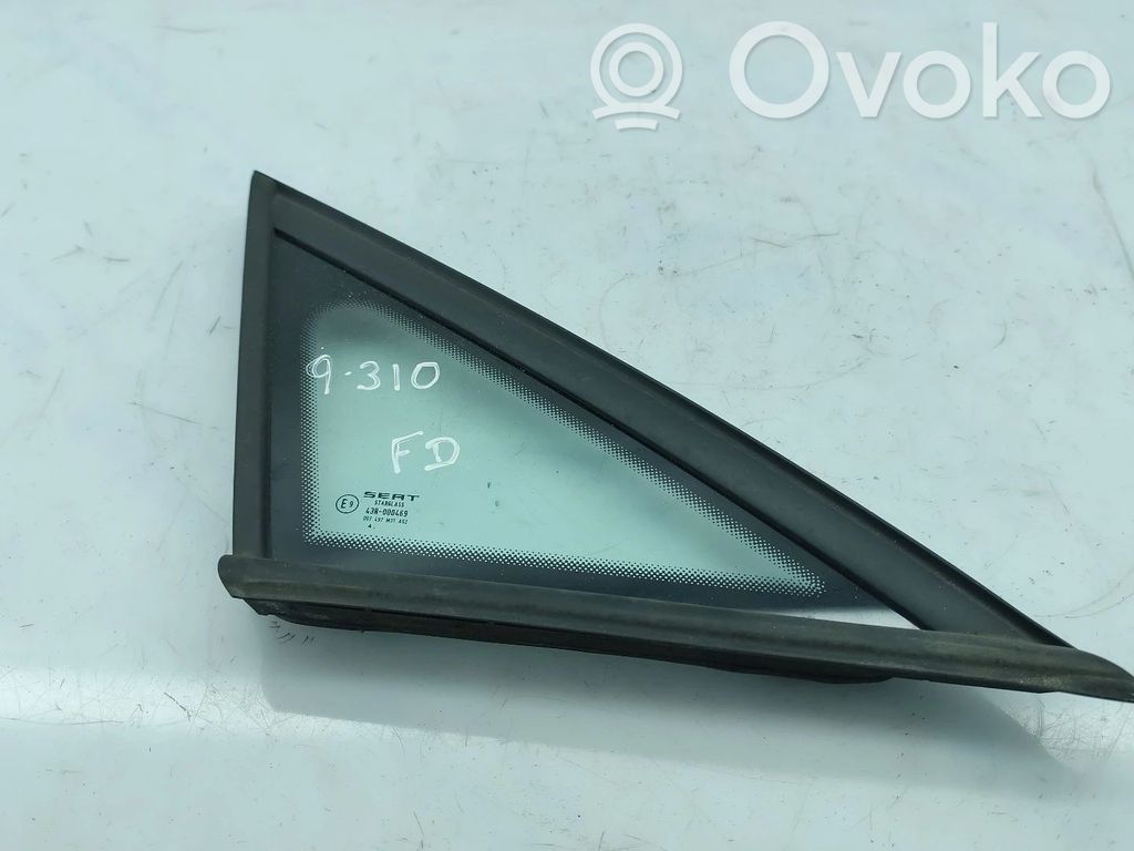Front triangle window/glass   5P0845412,43R000469,DOT497M31AS2