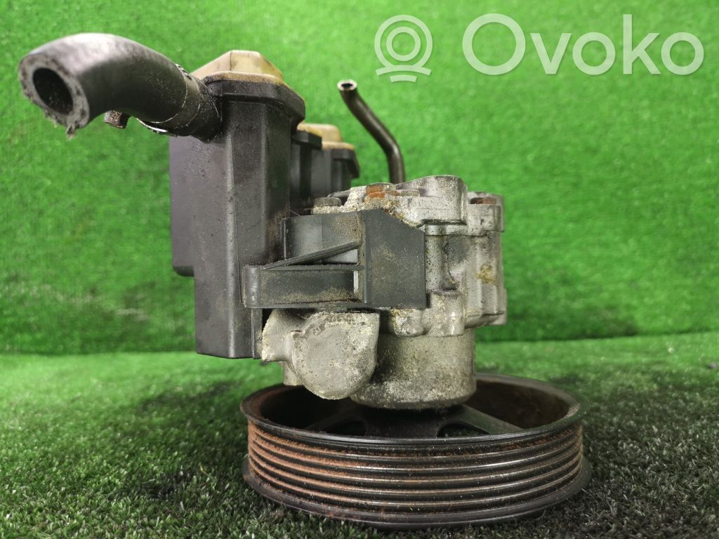 Ohjaustehostimen pumppu   90576809