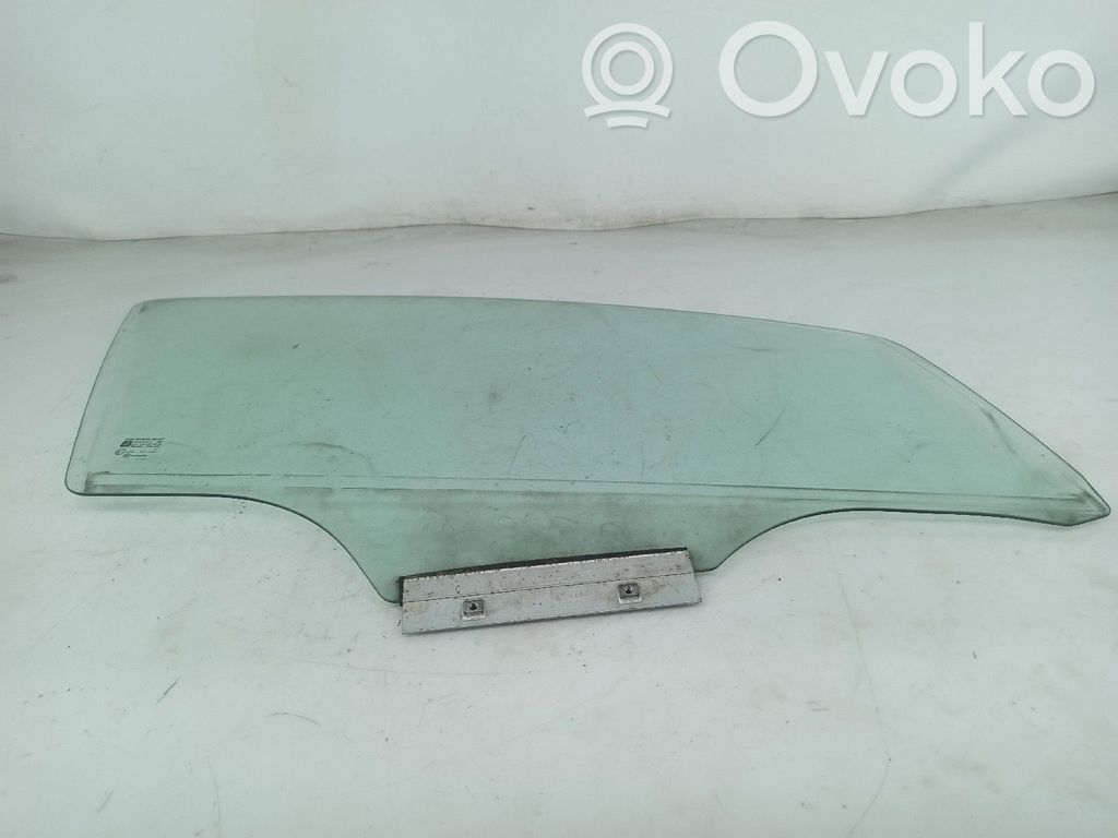 Opel Corsa D Vetro del finestrino della portiera anteriore - quattro porte 
