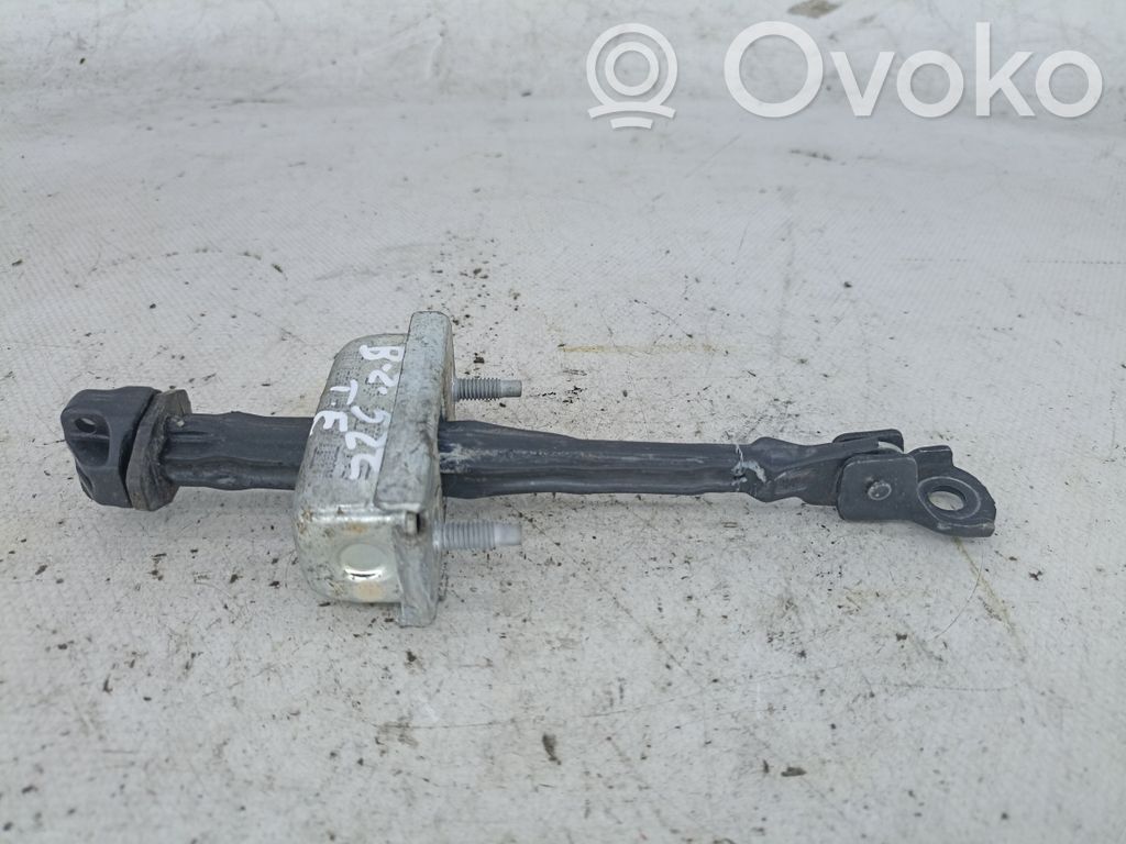 Opel Astra J Etuoven pidätin 