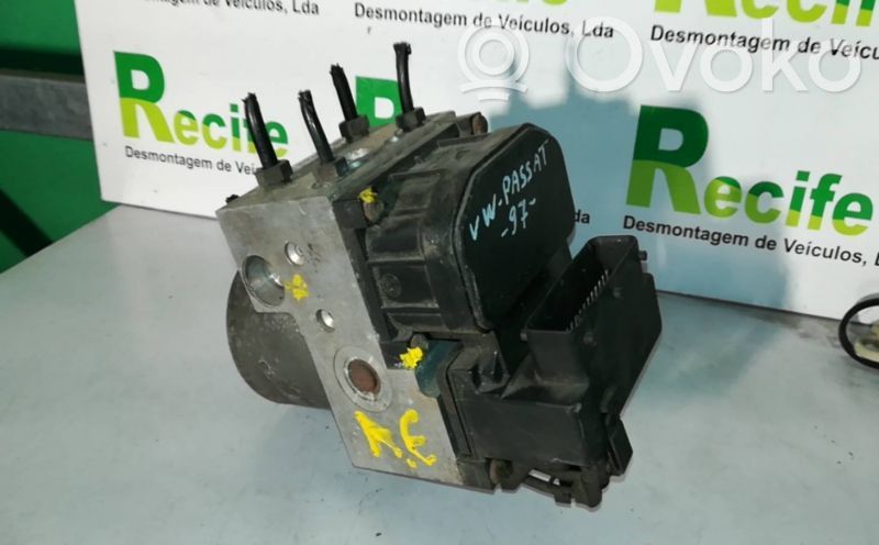 Volkswagen PASSAT B5 Bomba de ABS 