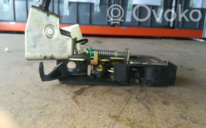 Cerradura de puerta trasera