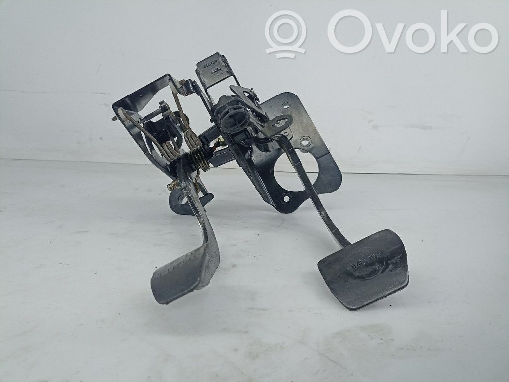 Conjunto de pedal   8200609859