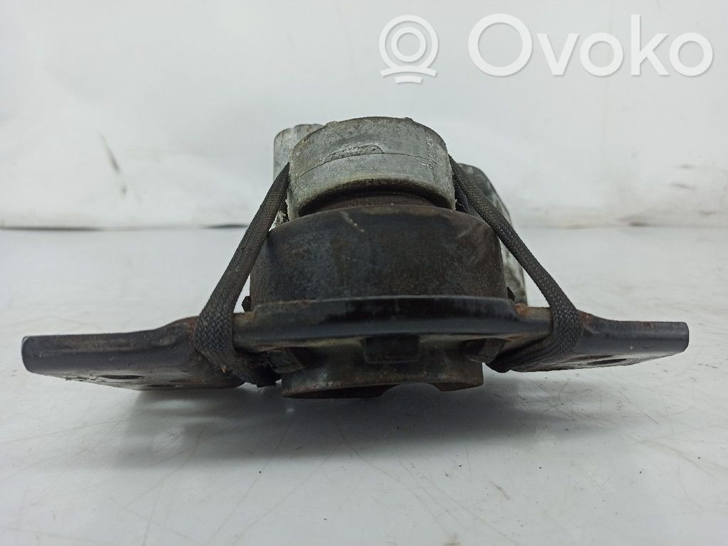 Engine mount bracket   F6017160,112100004R