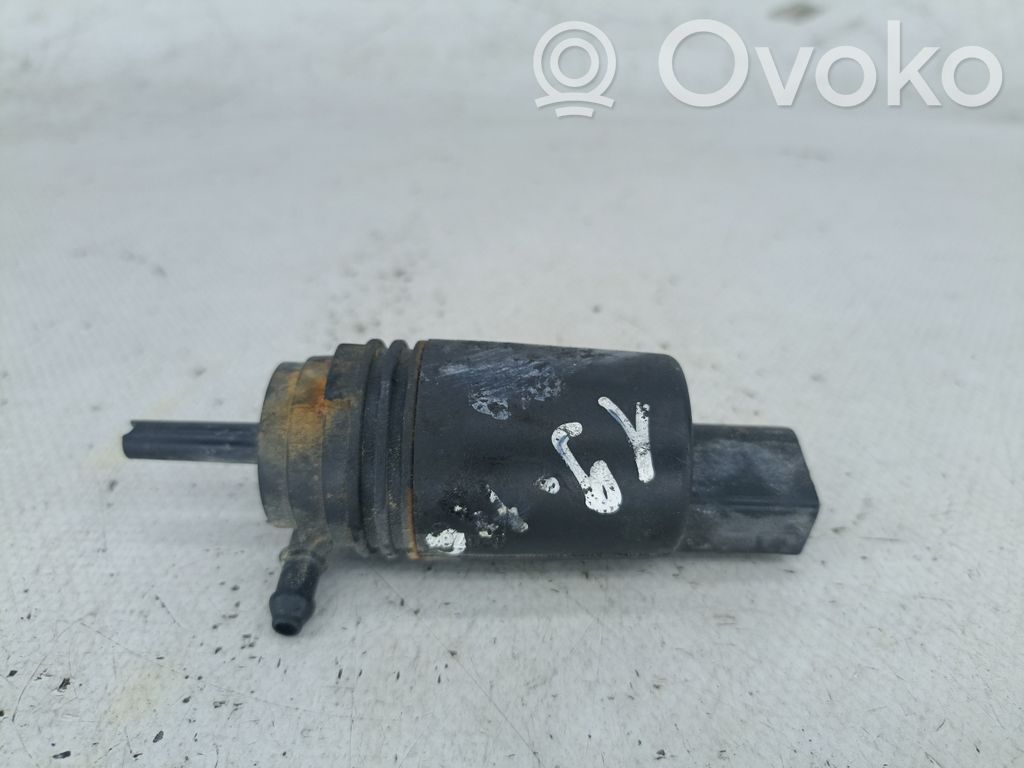 Pumpe Scheibenwaschanlage   67128377612,23557610