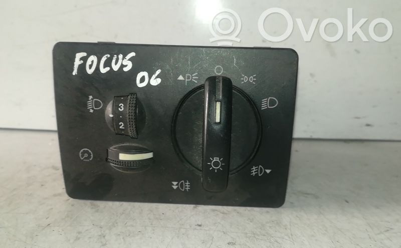 Light switch   4M5T13A024BA