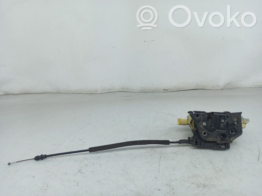 Volkswagen PASSAT B6 Încuietoare ușă spate 