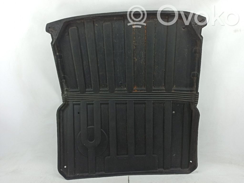 Renault Clio IV Tailgate trim 