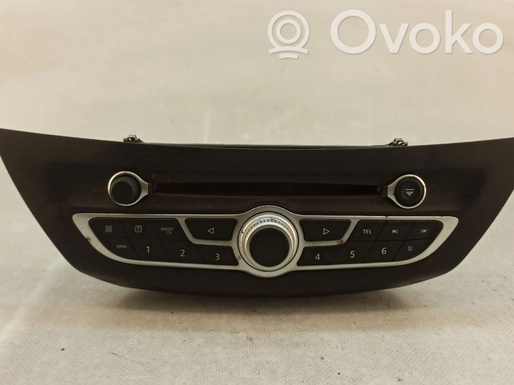 Renault Laguna III Panel / Radioodtwarzacz CD/DVD/GPS 