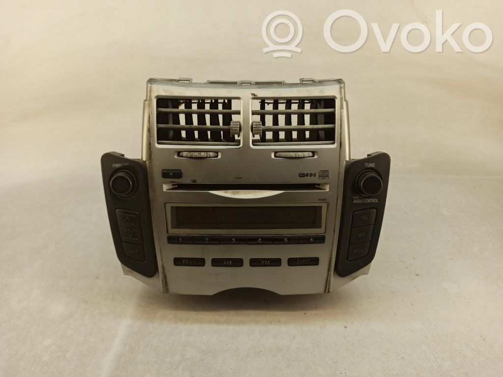Toyota Yaris Unidad delantera de radio/CD/DVD/GPS