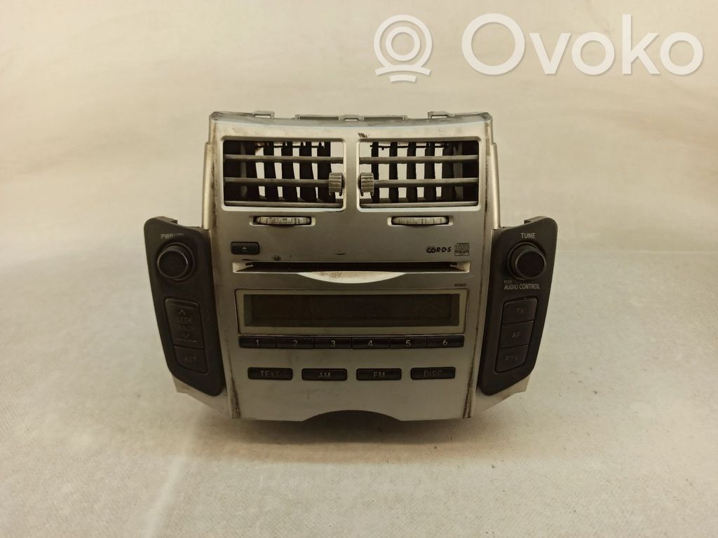 Panel / Radioodtwarzacz CD/DVD/GPS   861200D200,122000,7110B101