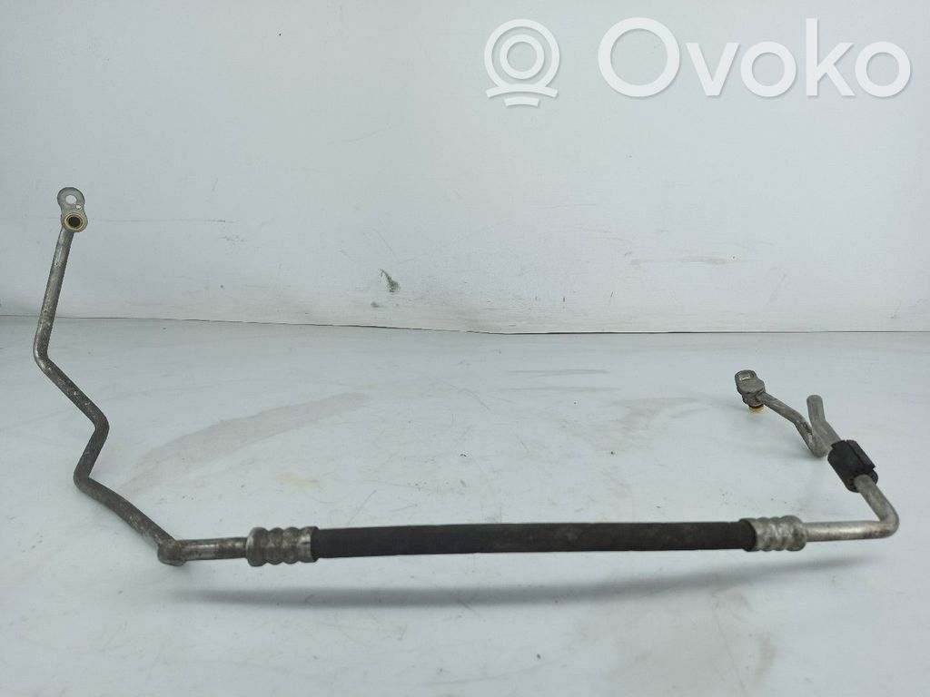 BMW 1 E81 E87 Ilmastointilaitteen putki (A/C) 