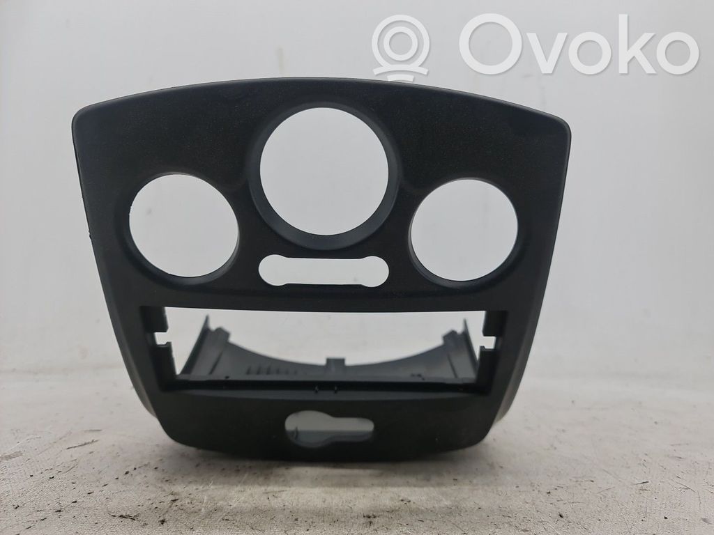 Renault Clio III Radiouztvērēja / navigācija dekoratīvā apdare 