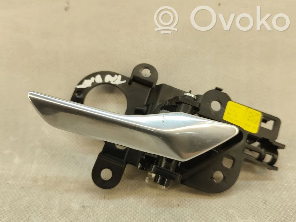 Manecilla interna puerta trasera   J9D322600AC