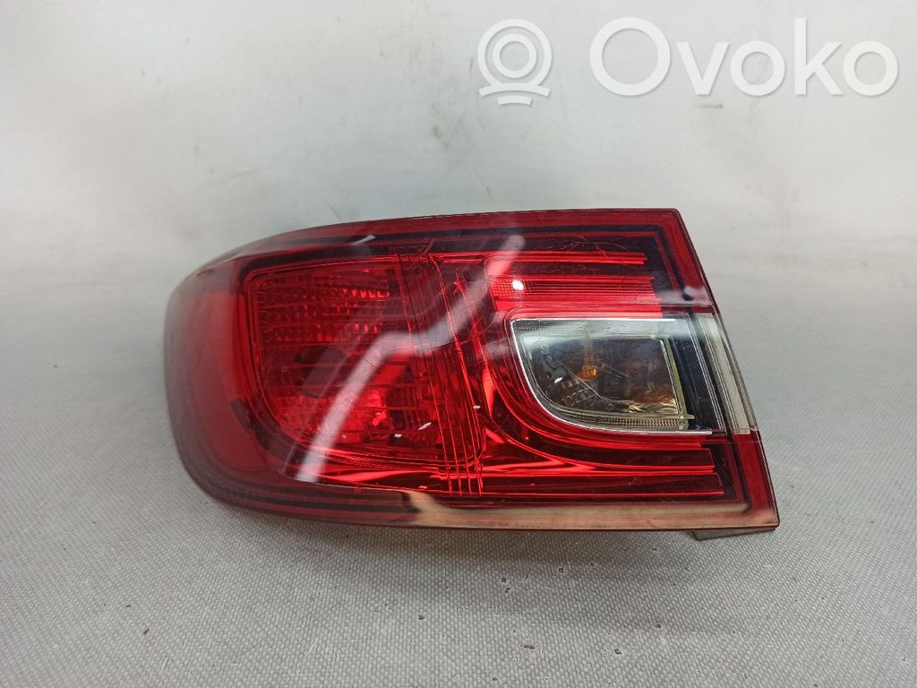 Renault Clio IV Luci posteriori del portellone del bagagliaio 