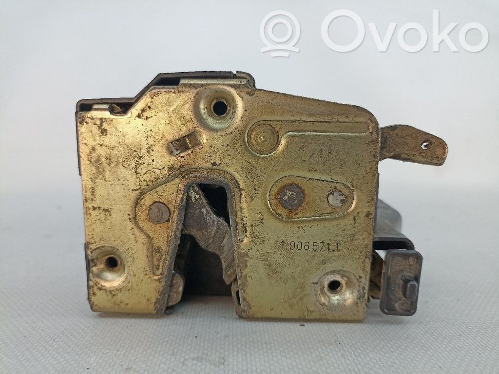 Rear door lock   19065711