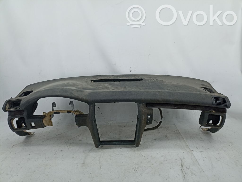 Audi A8 S8 D2 4D Panelis 