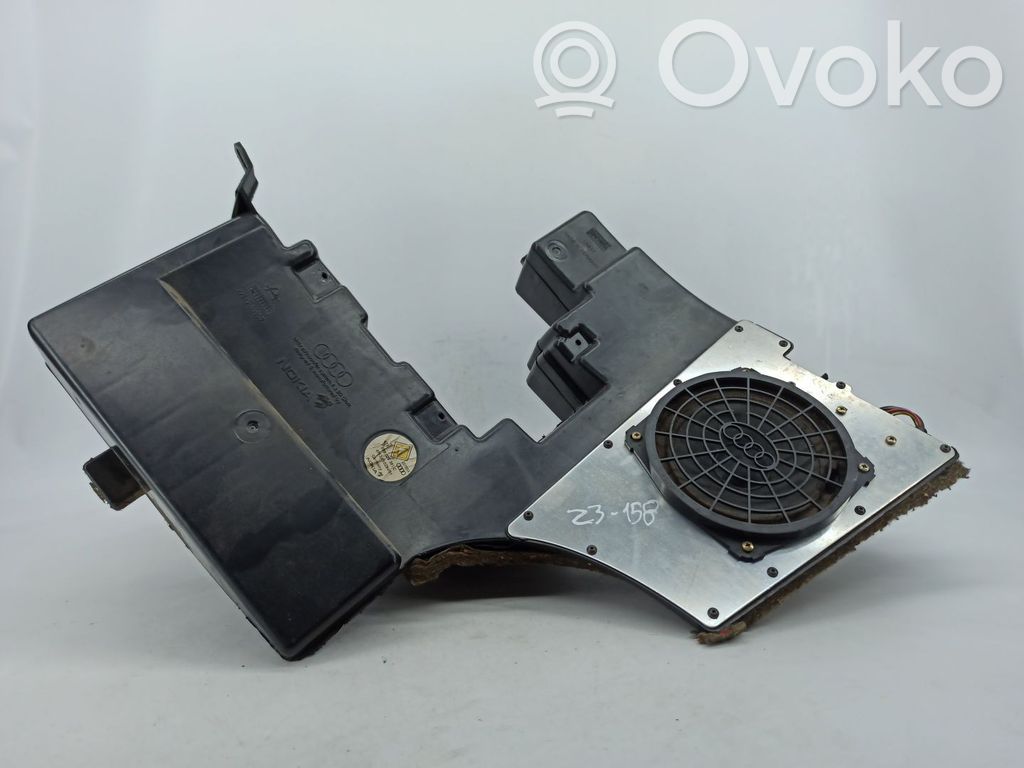 Audi A4 S4 B5 8D Difuzor în panou 