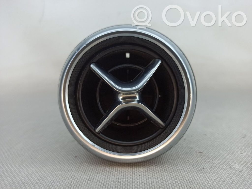Mercedes-Benz A W176 Grille d'aération centrale