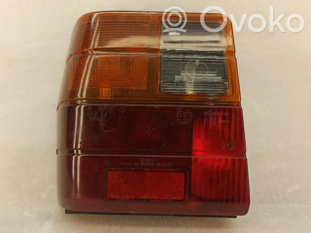 Fiat Uno Lampy tylnej klapy bagażnika 