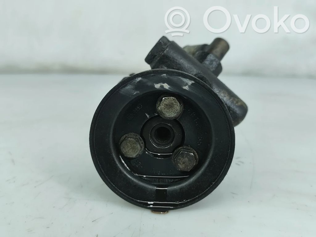 Volkswagen PASSAT B4 Pompe direction assistée