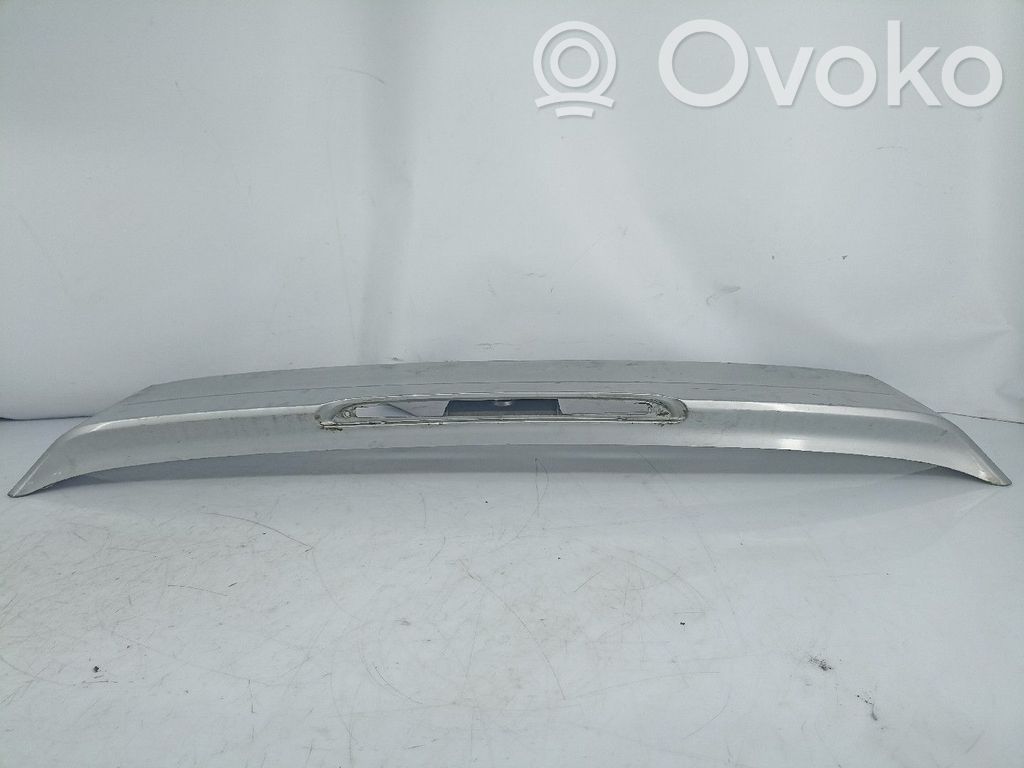 Tailgate/trunk spoiler   KT770000