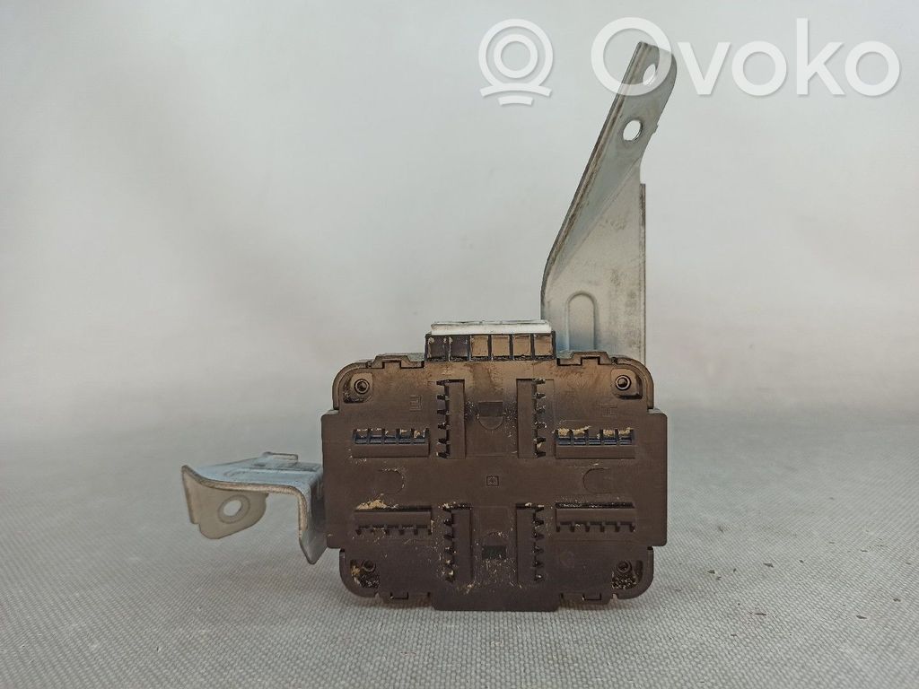 Unidad de control/módulo del motor   95300D9AA0,4PINOS