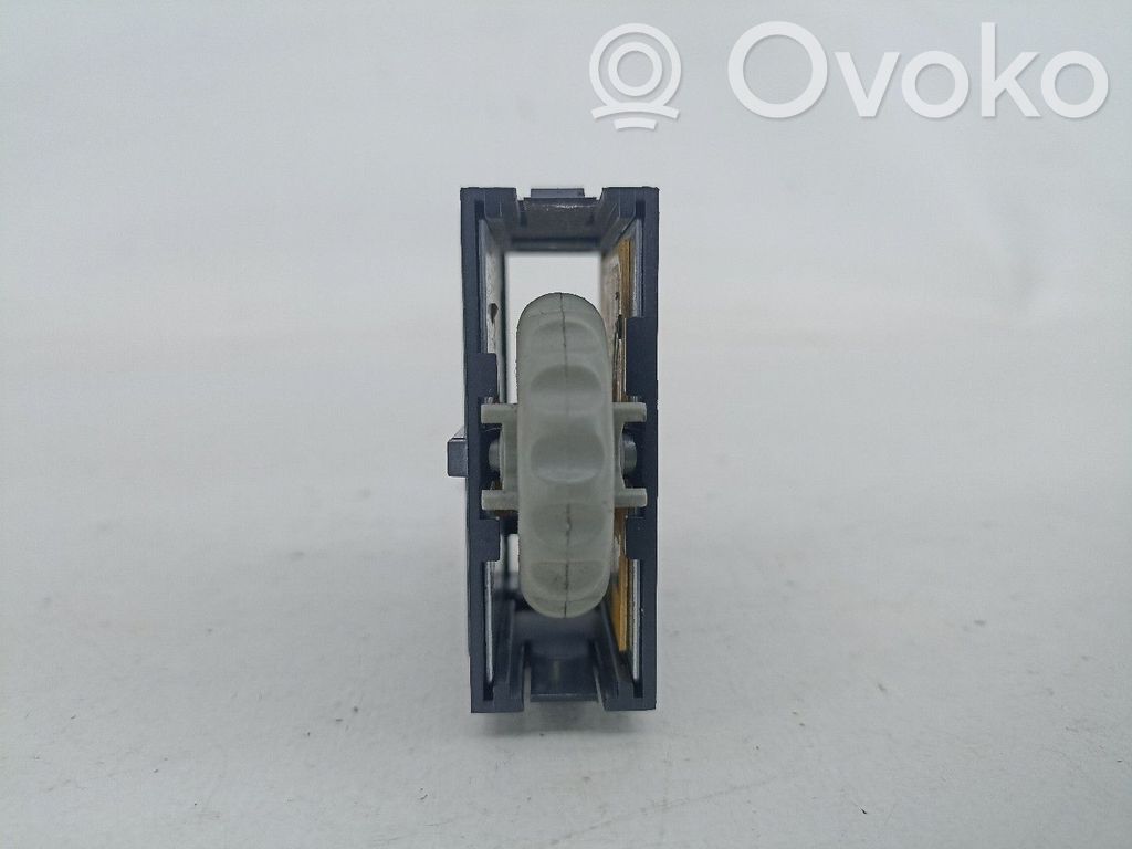 Interrupteur / bouton multifonctionnel   2PINOS,8200051309