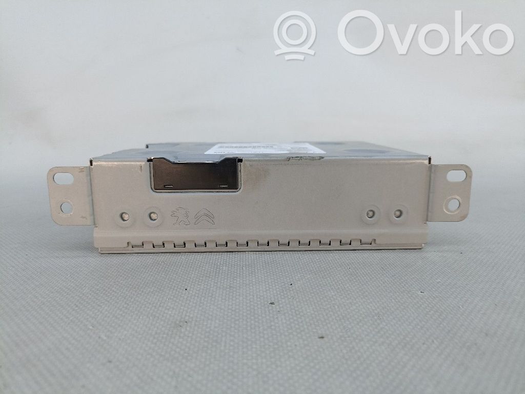 Panel / Radioodtwarzacz CD/DVD/GPS   9822939580