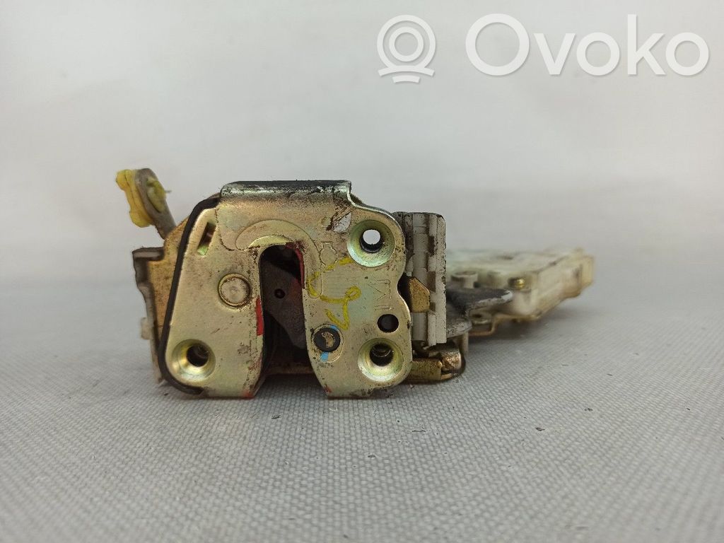 Nissan Terrano Serratura portiera anteriore
