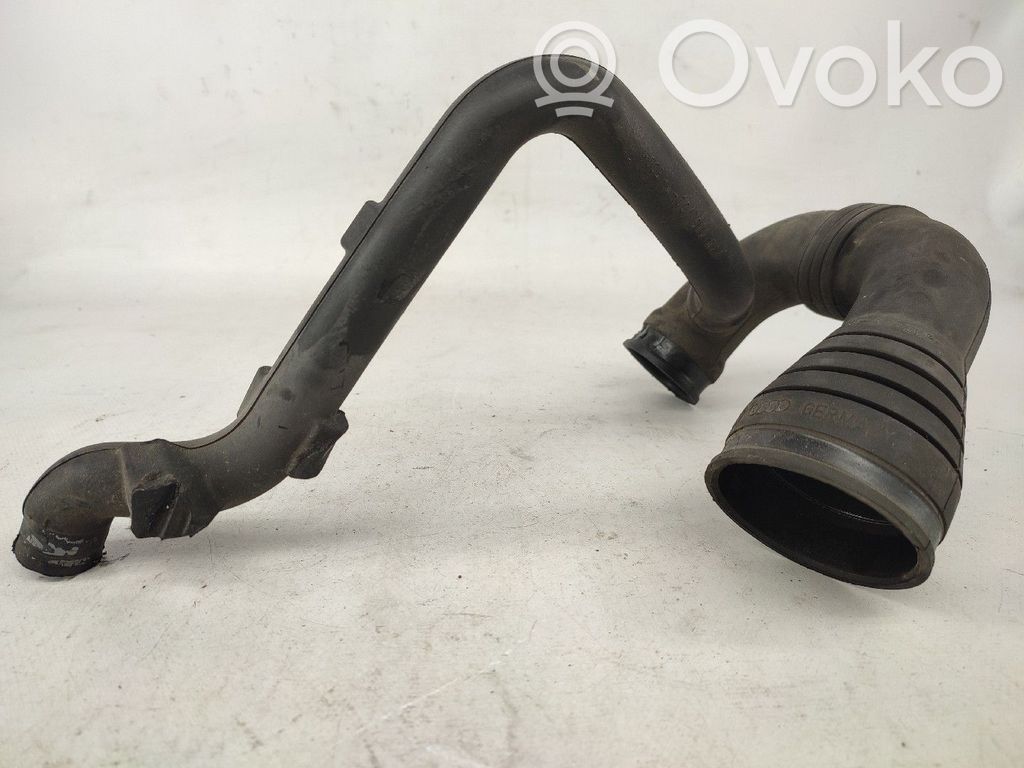 Turboahtimen ilmanoton letku   8D0129615A
