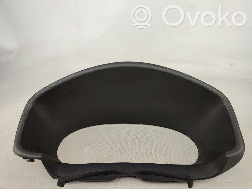 Moldura del panel   682408103R