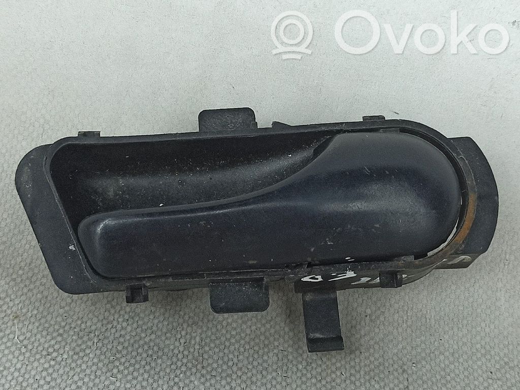 Volkswagen Polo II 86C 2F Etuoven ulkokahvan kehys