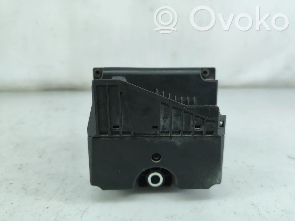 Audi A4 S4 B5 8D ABS-pumppu 