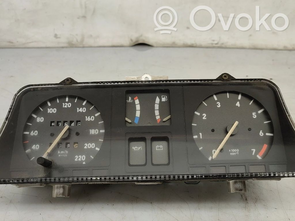 Opel Kadett E Nopeusmittari (mittaristo) 