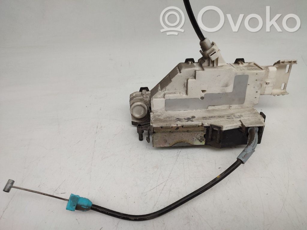 Citroen C4 I Aizmugurē slēdzene 