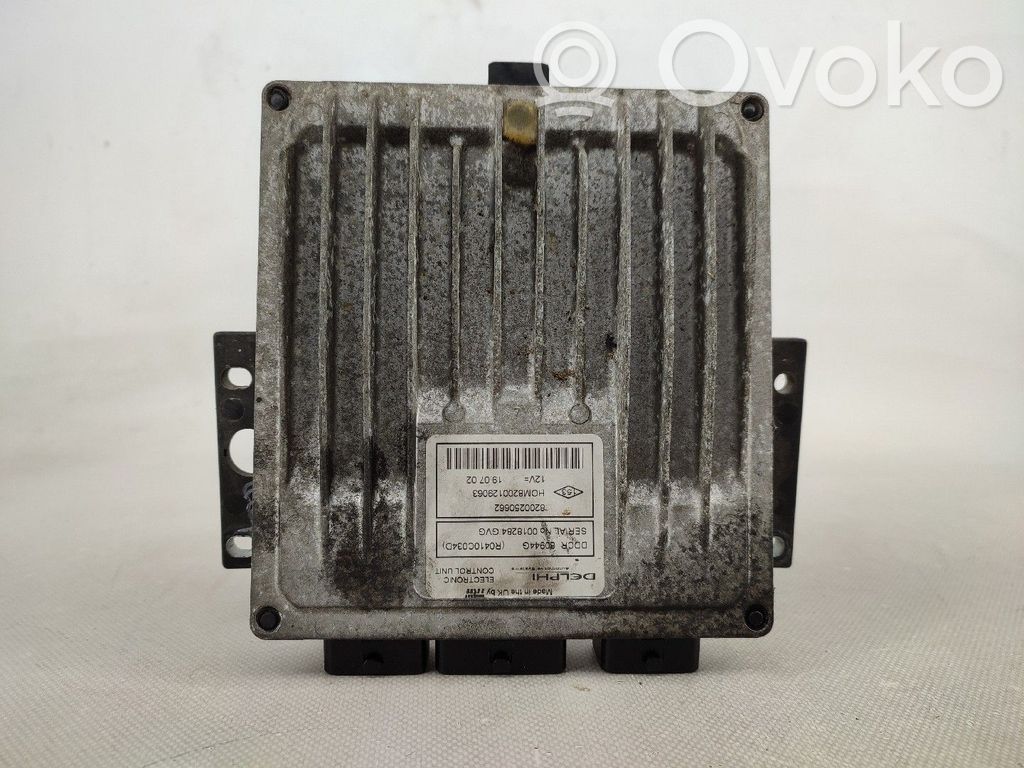 Unidad de control/módulo del motor   8200250662