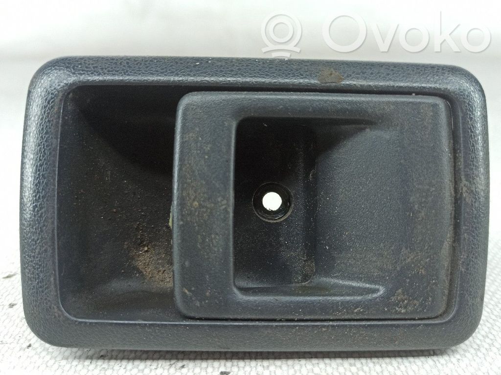 Toyota Corolla E90 Manecilla interna puerta trasera 