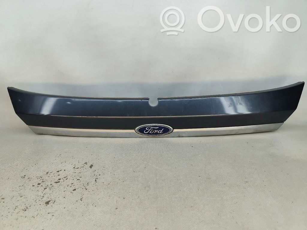 Ford Fiesta Garniture latéral de hayon / coffre 