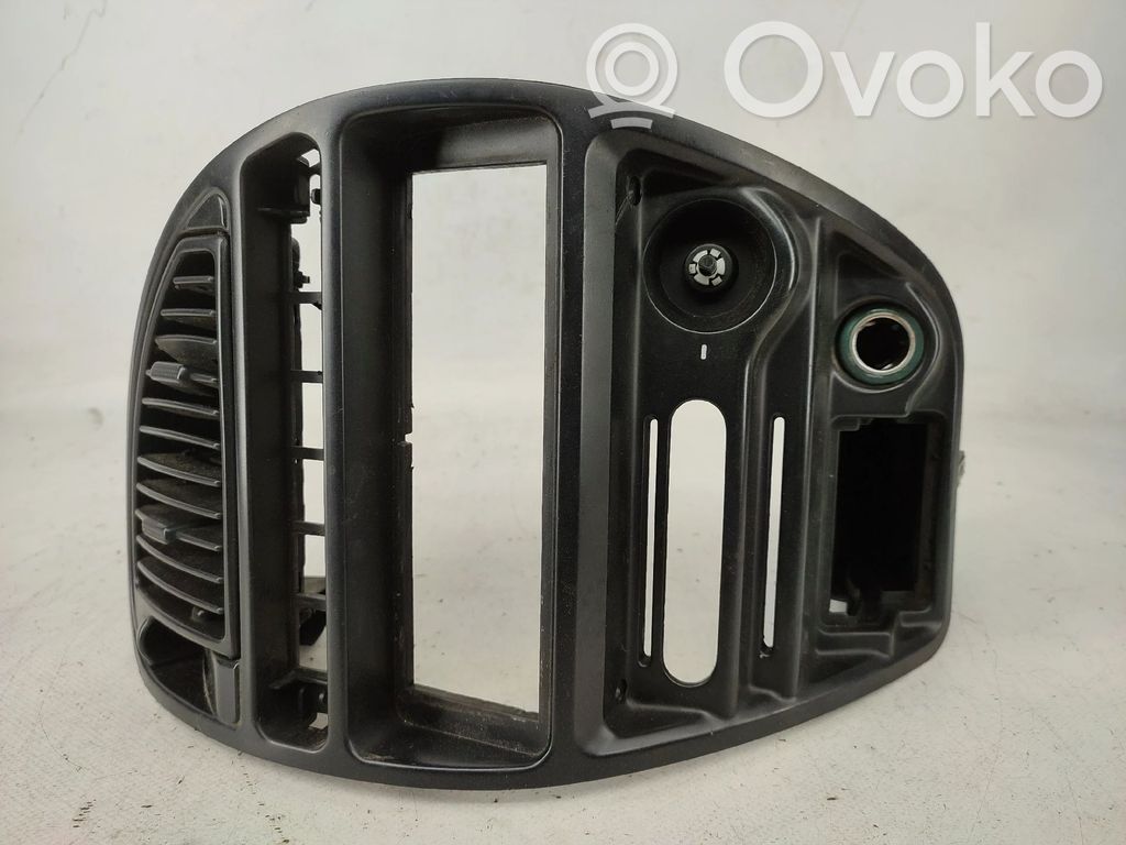 Citroen Saxo Konsola środkowa / Radio / GPS 