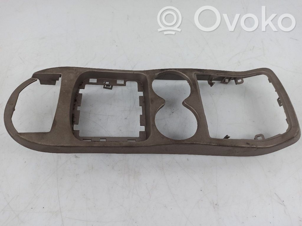Renault Espace IV Moldura de la unidad delantera de radio/GPS 