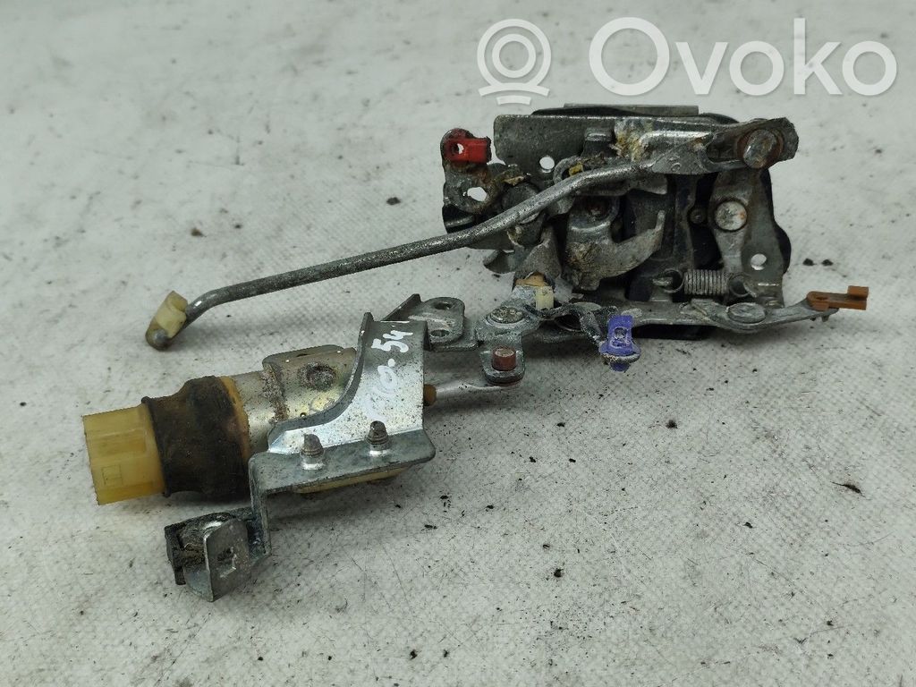 Toyota Corolla E90 Etuoven lukko 